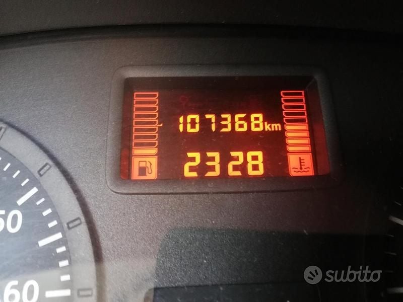 Gebraucht Dacia Sandero 72 PS (52 kW) 2010 Weiß Limousine