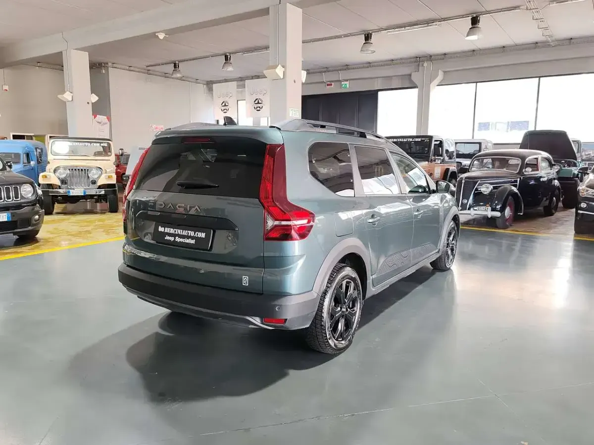 Usata Dacia Jogger Extreme 101 CV (74 kW) 2024 Verde Monovolume