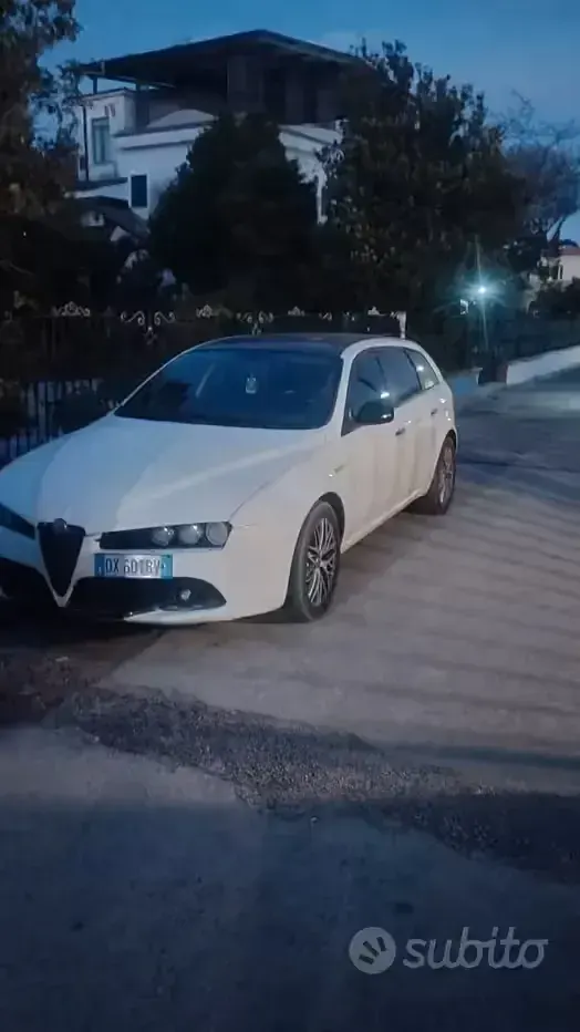 Usata Alfa Romeo 159 120 CV (88 kW) 2009 Bianco Station wagon