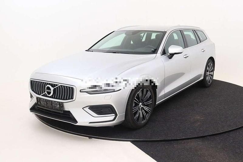 Argento pastello Usata 2022 Volvo V60 Inscription Station wagon | 40.098 € (Molto cara) - Immagine 1/4