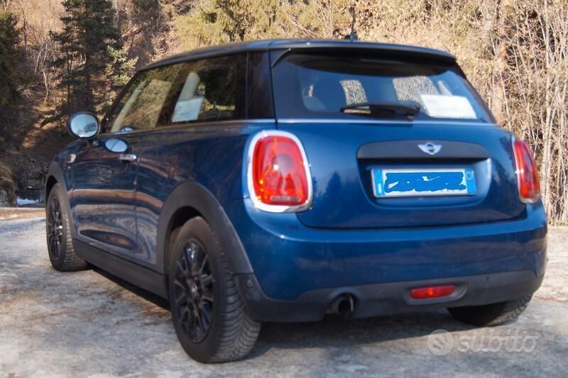 Usata Mini ONE 75 CV (55 kW) 2016 Blu Utilitaria