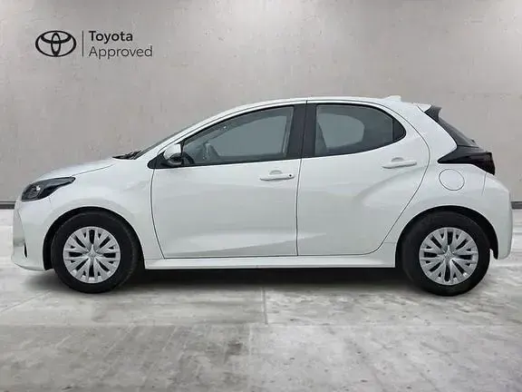 Usata Toyota Yaris Active 2022 Super white Utilitaria