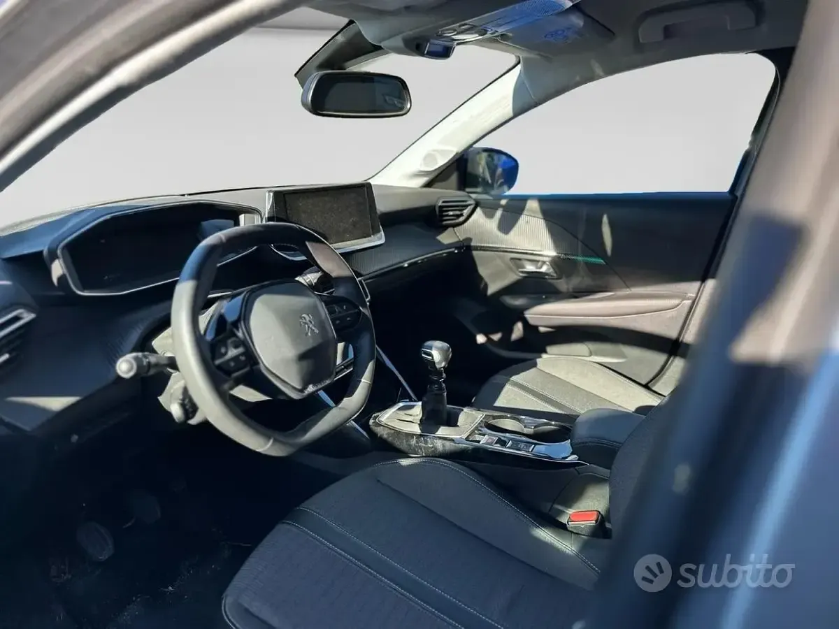 Usata Peugeot 208 Allure 102 CV (75 kW) 2023 Nero Utilitaria