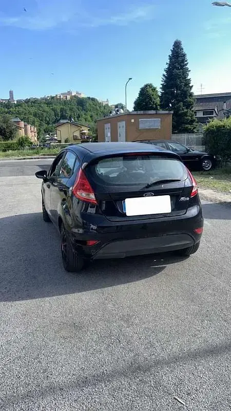 Usata Ford Fiesta 75 CV (55 kW) 2009 Berlina