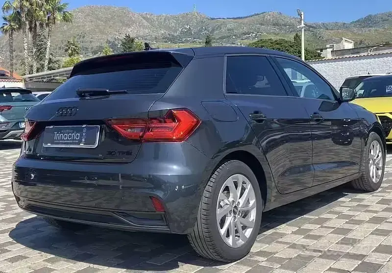 Usata Audi A1 Sportback Admired 110 CV (80 kW) 2021 Grigio Utilitaria
