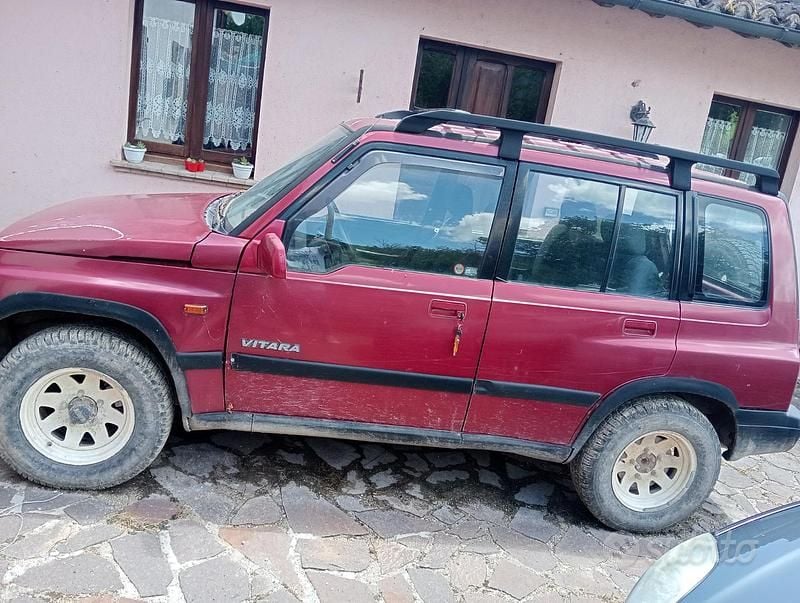 Usata Suzuki Vitara 96 CV (70 kW) 1996 Rosso SUV