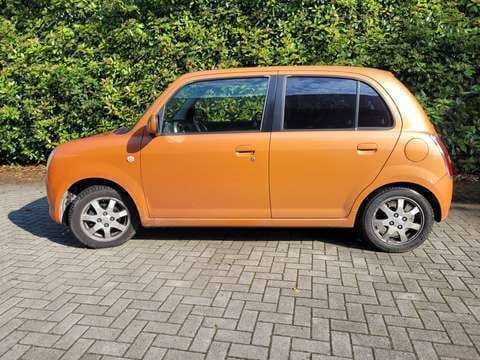 Usata Daihatsu Trevis 58 CV (42 kW) 2007 Arancione Utilitaria