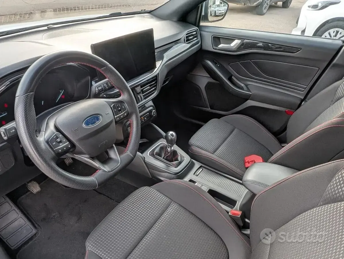 Usata Ford Focus ST-Line 120 CV (88 kW) 2022 Bianco Berlina