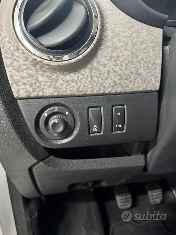 Usata Dacia Duster Ambiance 90 CV (66 kW) 2016 Bianco SUV