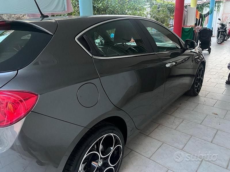 Usata Alfa Romeo Giulietta 2012 Grigio Berlina