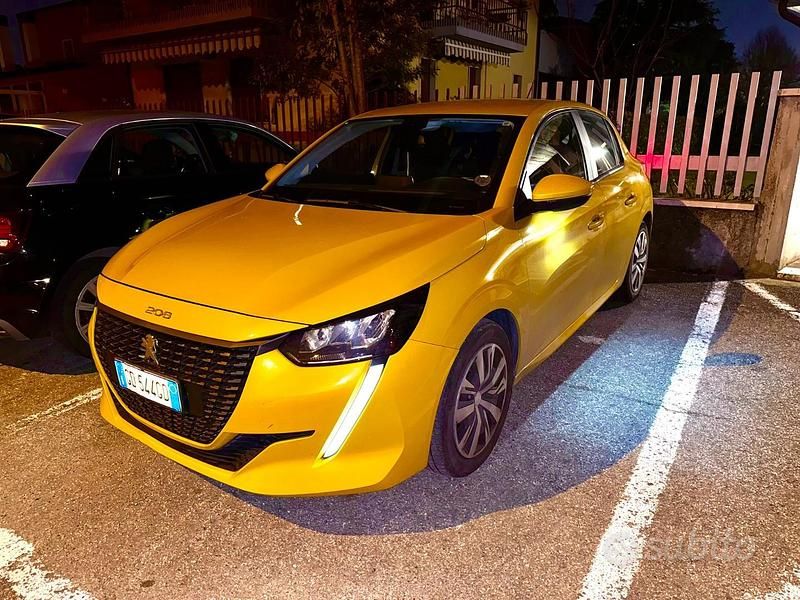 Usata Peugeot 208 75 CV (55 kW) 2021 Giallo Utilitaria