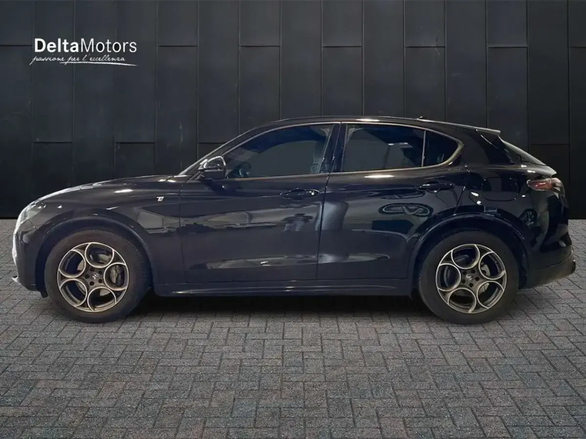 Usata Alfa Romeo Stelvio Ti 160 CV (117 kW) 2023 Nero metallizzato SUV