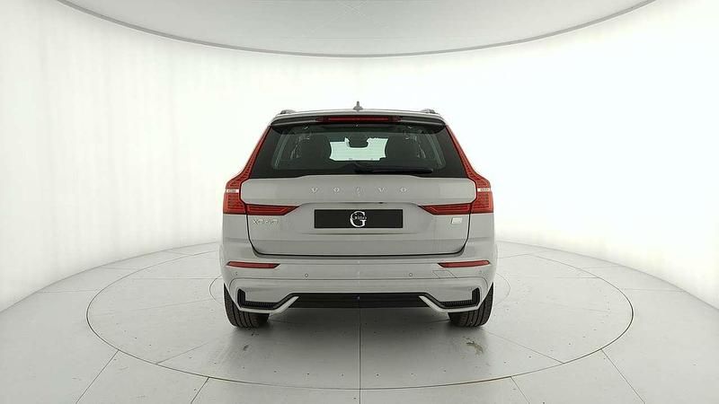 Nuova Volvo XC60 Plus 253 CV (186 kW) 2025 Silver dawn SUV
