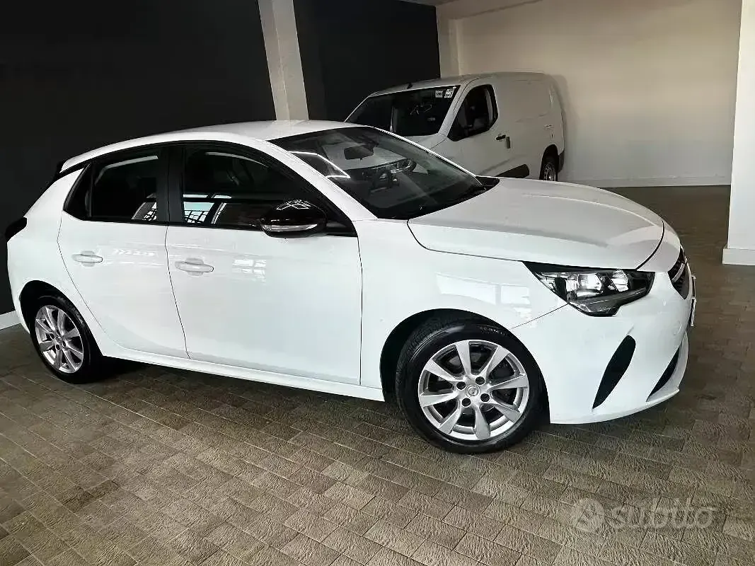 Usata Opel Corsa Edition 100 CV (73 kW) 2021 Bianco Utilitaria
