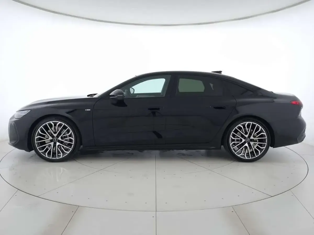 Nuova Audi A6 S-Line 367 CV (269 kW) 2026 Nero mito metallizzato Berlina
