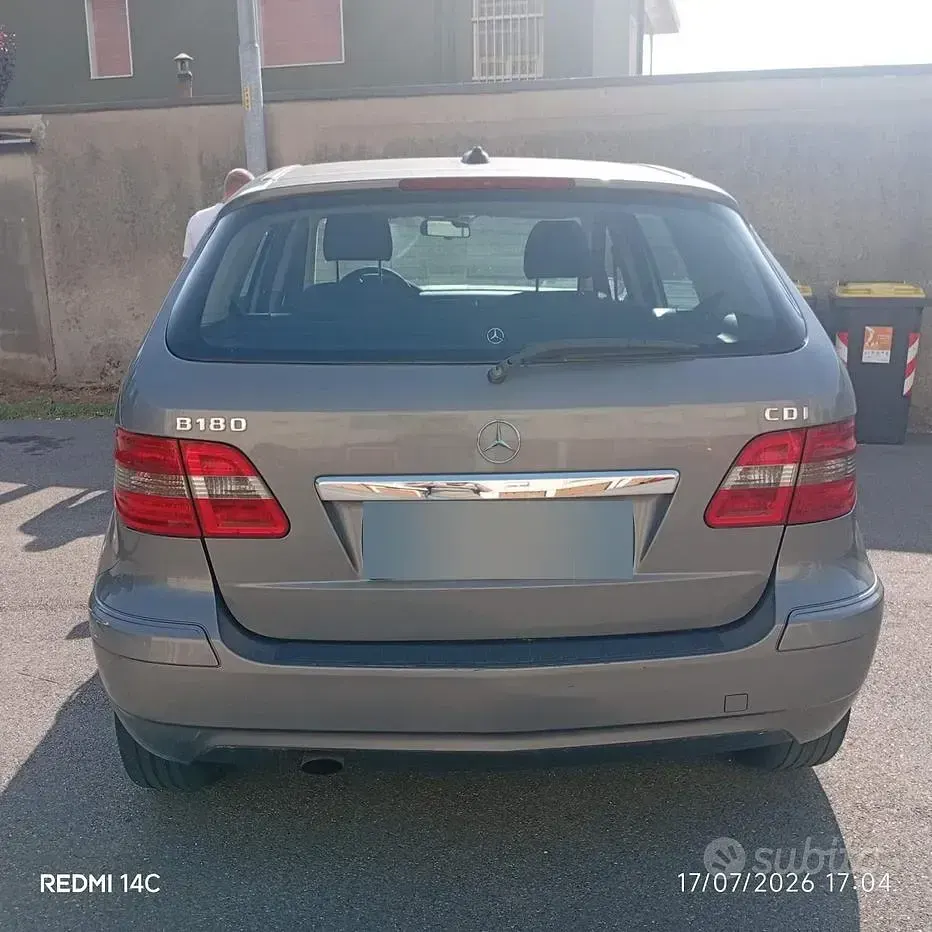 Usata Mercedes B180 60 CV (44 kW) 2010 Grigio Utilitaria