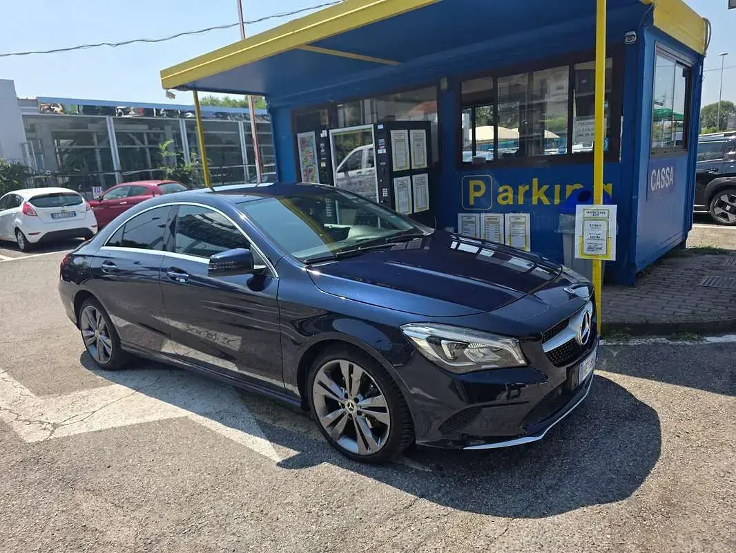Usata Mercedes CLA200 Business 136 CV (100 kW) 2018 Blu/azzurro Coupé