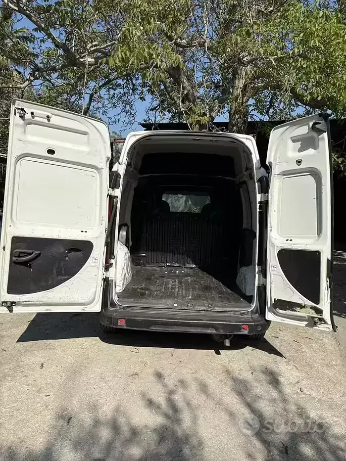 Usata Fiat Doblò 103 CV (75 kW) 2010 Bianco Monovolume