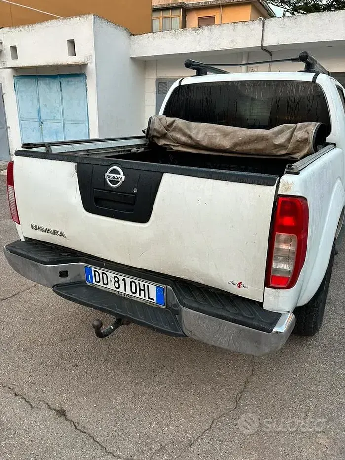 Usata Nissan Navara 171 CV (125 kW) 2006 Bianco Pick-up