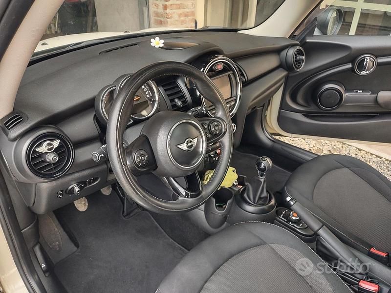 Usata Mini ONE 102 CV (75 kW) 2016 Utilitaria