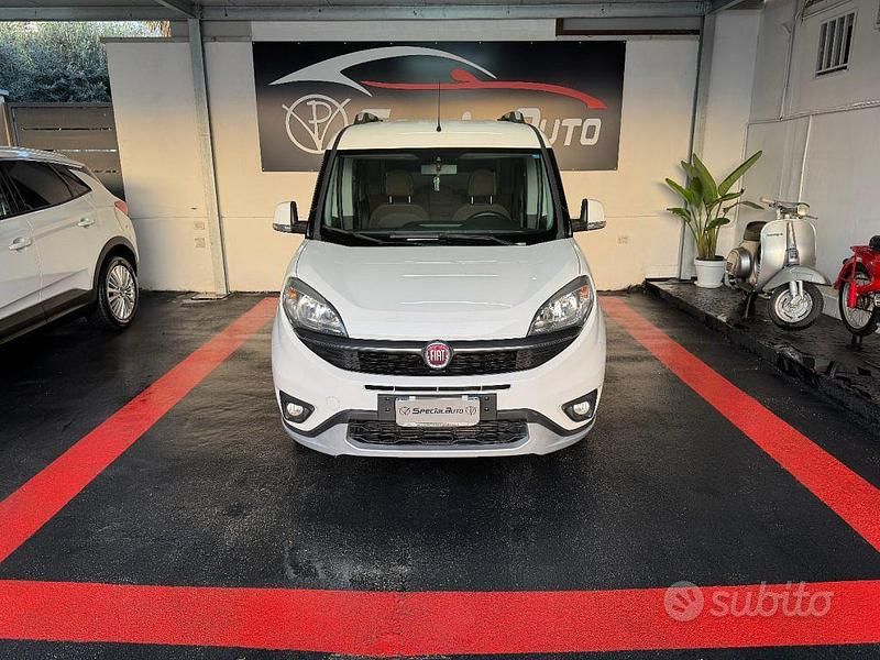 Usata Fiat Doblò Trekking 120 CV (88 kW) 2015 Bianco Monovolume