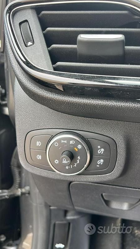 Usata Ford Fiesta Titanium 75 CV (55 kW) 2022 Grigio Utilitaria