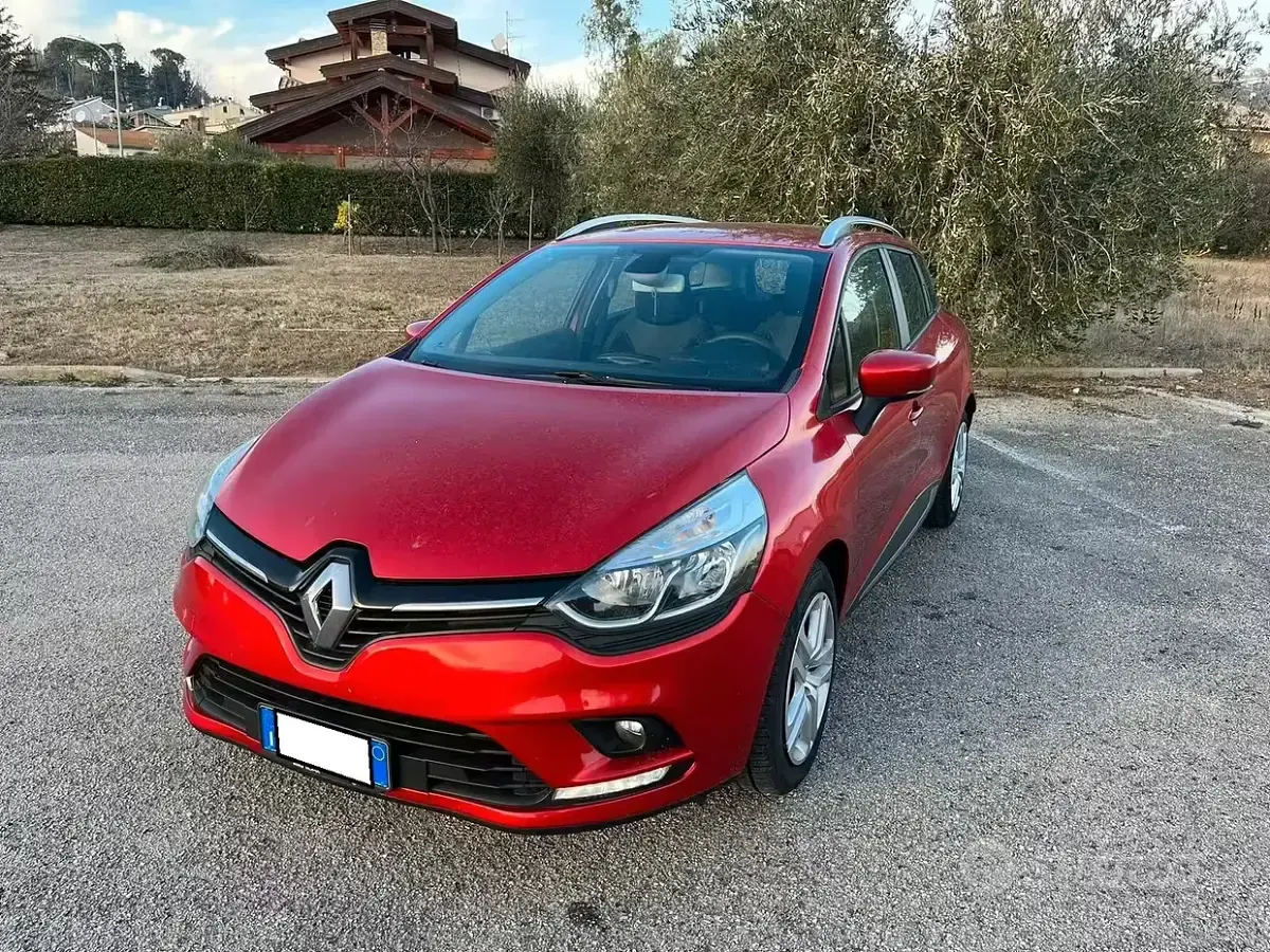Begagnad Renault Clio GrandTour Business 75 HK (55 kW) 2019 Röd Kombi
