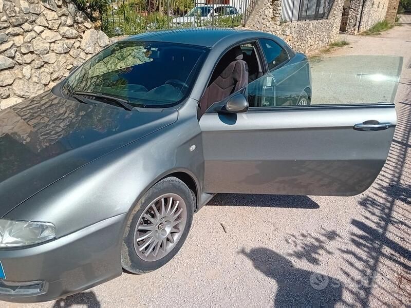 Usata Alfa Romeo GT 150 CV (110 kW) 2007 Grigio Coupé