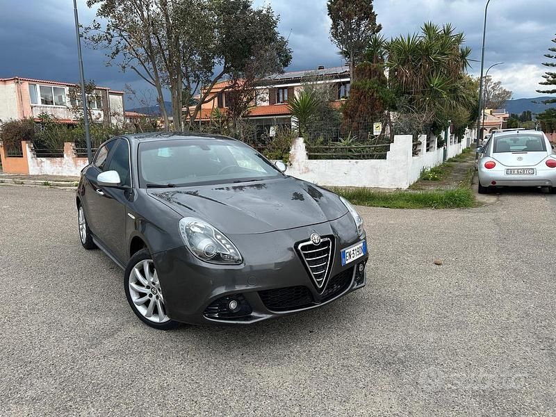Usata Alfa Romeo Giulietta 140 CV (102 kW) 2012 Grigio Utilitaria