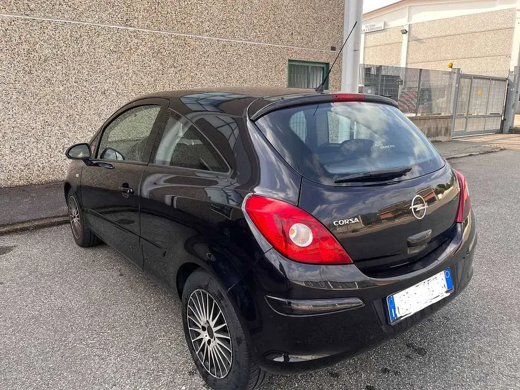 Usata Opel Corsa Enjoy 80 CV (58 kW) 2008 Nero Utilitaria