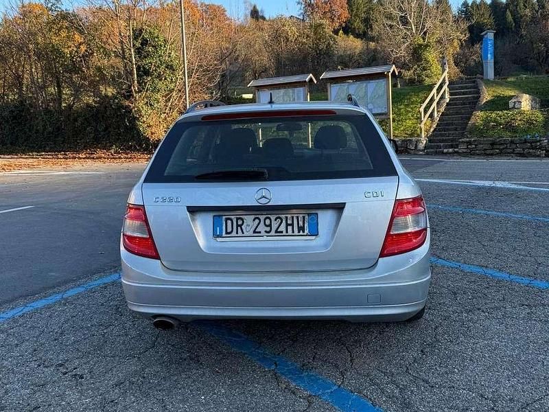 Usata Mercedes C220 Avantgarde 170 CV (125 kW) 2008 Grigio Station wagon