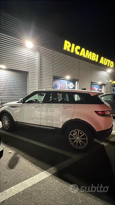 Bianco Usata 2017 Land Rover Range Rover evoque Tre volumi | 13.900 € - Immagine 1/4