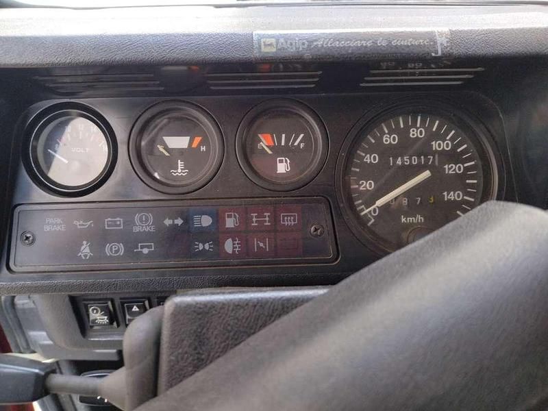 Usata Land Rover Defender 86 CV (63 kW) 1988 Rosso SUV