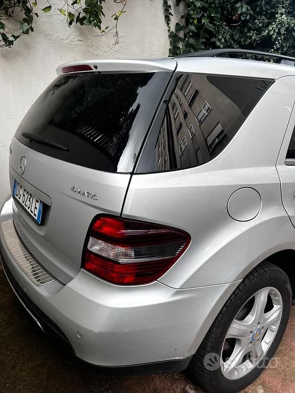 Usata Mercedes ML320 2007 Grigio SUV