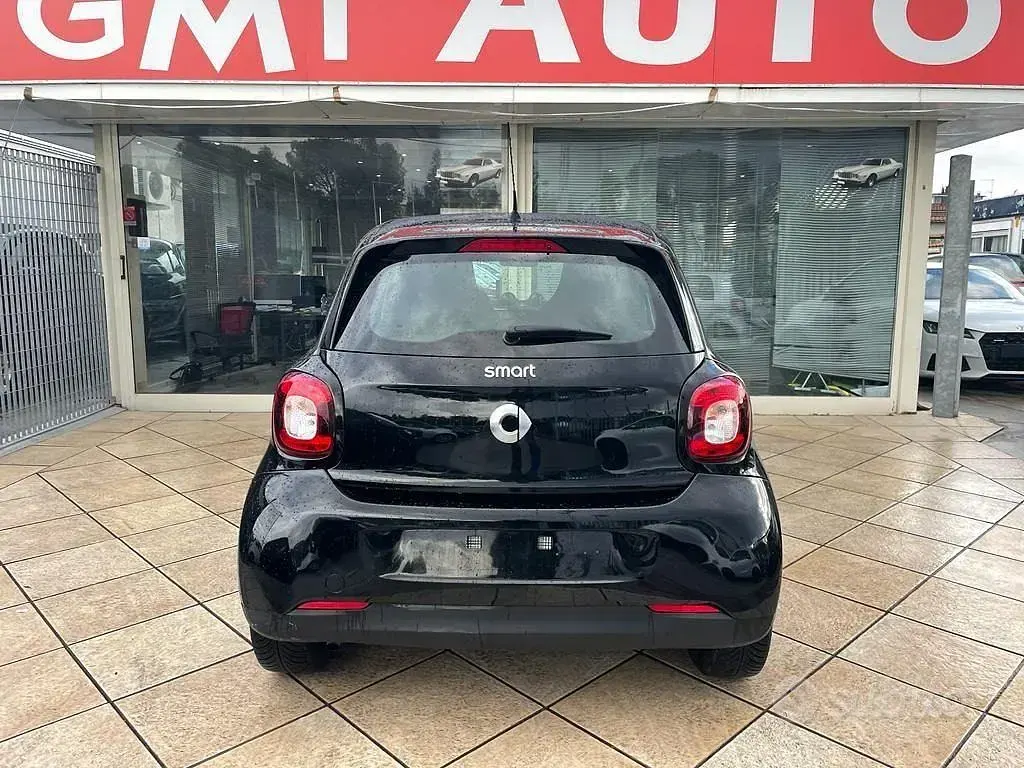 Usata Smart ForFour Prime 90 CV (66 kW) 2017 Nero Utilitaria