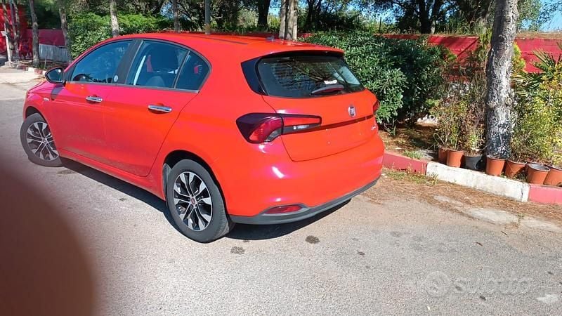Rosso Usata 2025 Fiat Tipo Mirror Tre volumi | 12.500 € (Super prezzo) - Immagine 1/4
