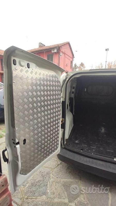 Occasion Fiat Doblò 105 ch (77 kW) 2014 Blanc Monospace