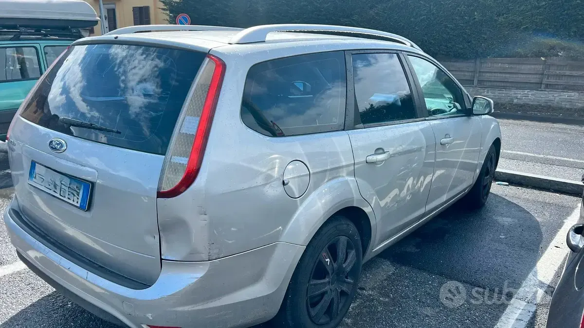 Usata Ford Focus 145 CV (106 kW) 2008 Grigio Station wagon