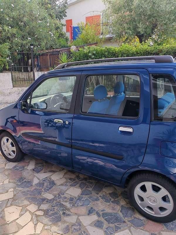 Usata Opel Agila 75 CV (55 kW) 2003 Blu/azzurro Utilitaria