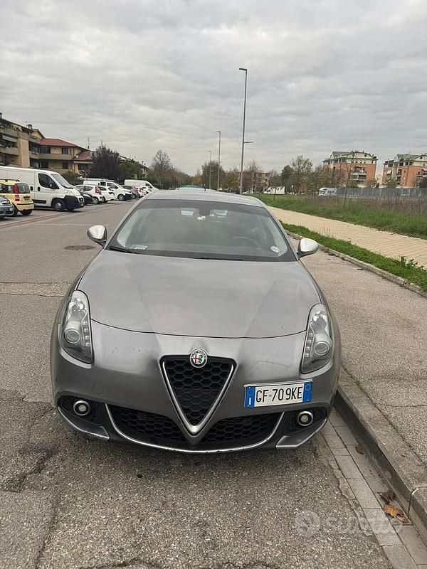 Usata Alfa Romeo Giulietta Ti 120 CV (88 kW) 2021 Grigio Berlina