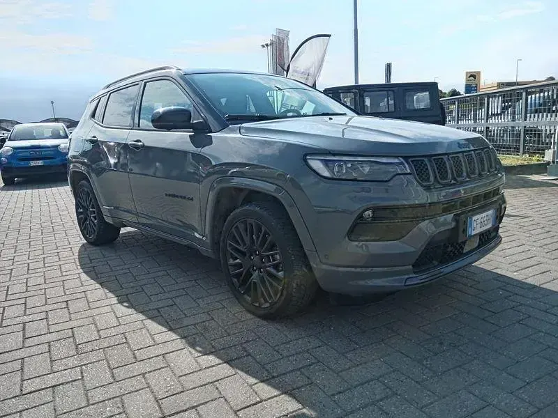 Usata Jeep Compass 241 CV (177 kW) 2021 Argento SUV