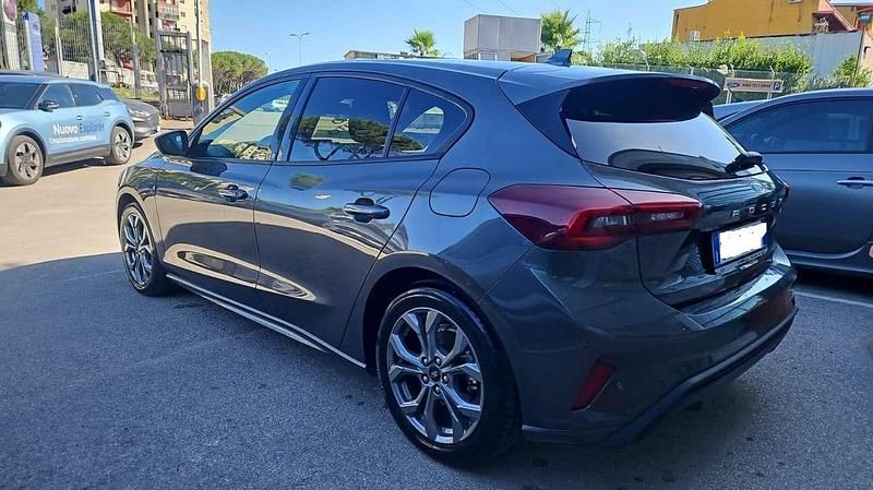 Usata Ford Focus ST-Line X 125 CV (91 kW) 2022 Magnetic grey Berlina