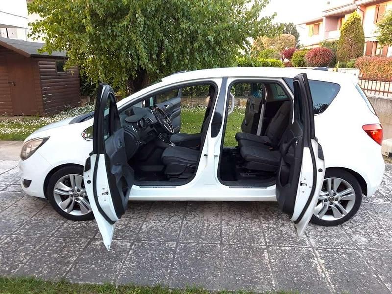 Usata Opel Meriva Cosmo 95 CV (69 kW) 2016 Bianco Monovolume