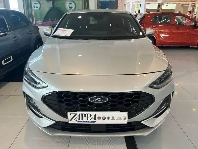 Usata Ford Focus ST-Line 154 CV (113 kW) 2025 Grigio Berlina