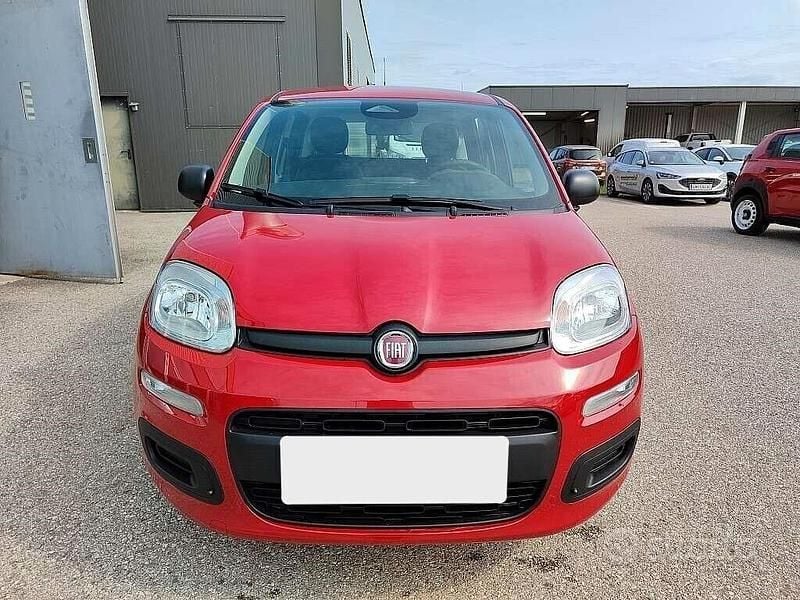 Nuova Fiat Panda 71 CV (52 kW) 2025 Rosso Berlina