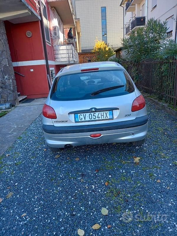 Usata Peugeot 206 68 CV (50 kW) 2002 Grigio Berlina