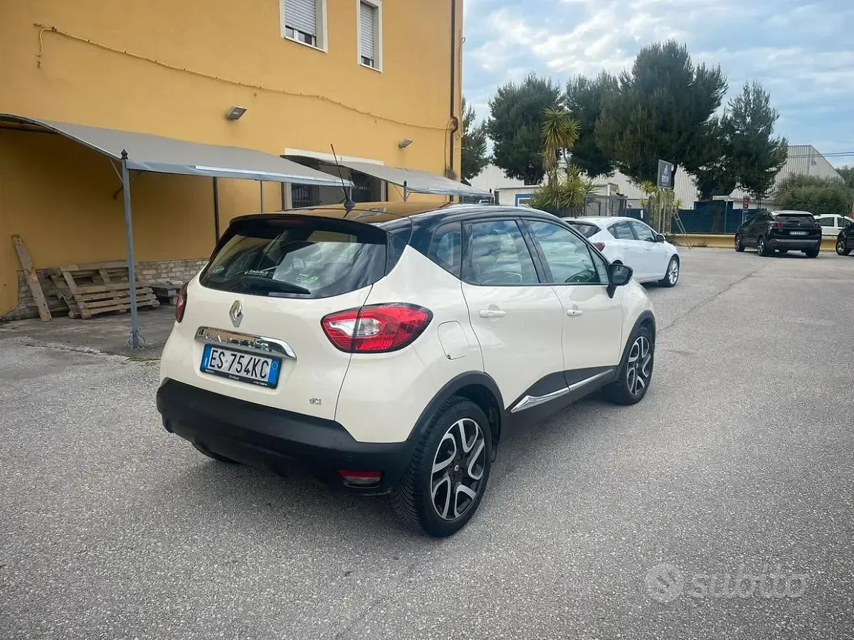 Usata Renault Captur 90 CV (66 kW) 2013 Beige SUV