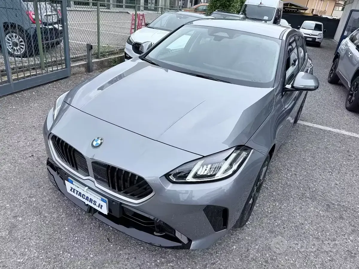 Nuova BMW 118 M Sport 150 CV (110 kW) 2026 Grigio Utilitaria