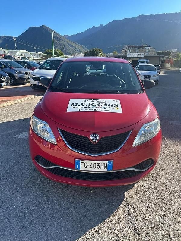 Rosso Usata 2016 Lancia Ypsilon Platinum Due volumi | 6499 € (Super prezzo) - Immagine 1/4