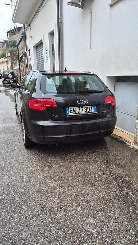 Usado Audi A3 105 CV (77 kW) 2014 Negro Berlina